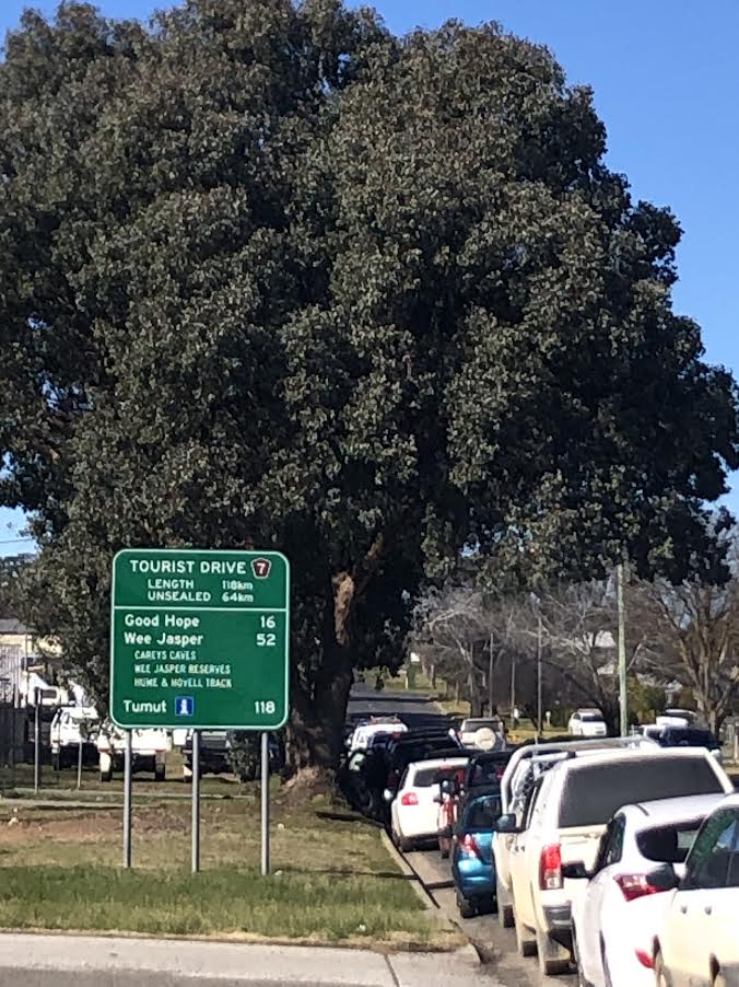 Queued cars at Yass COVID-19 testing station