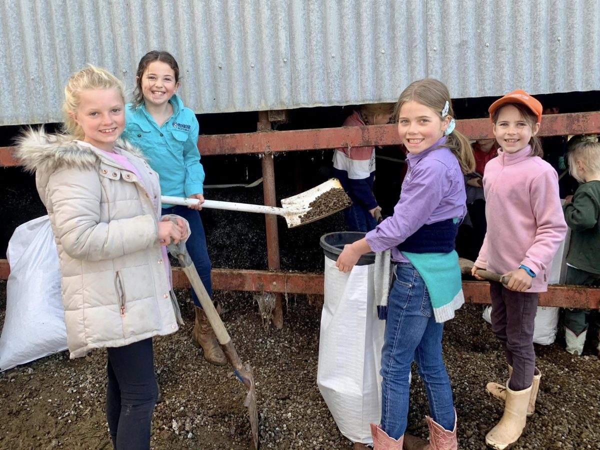 Children with shovels and bags