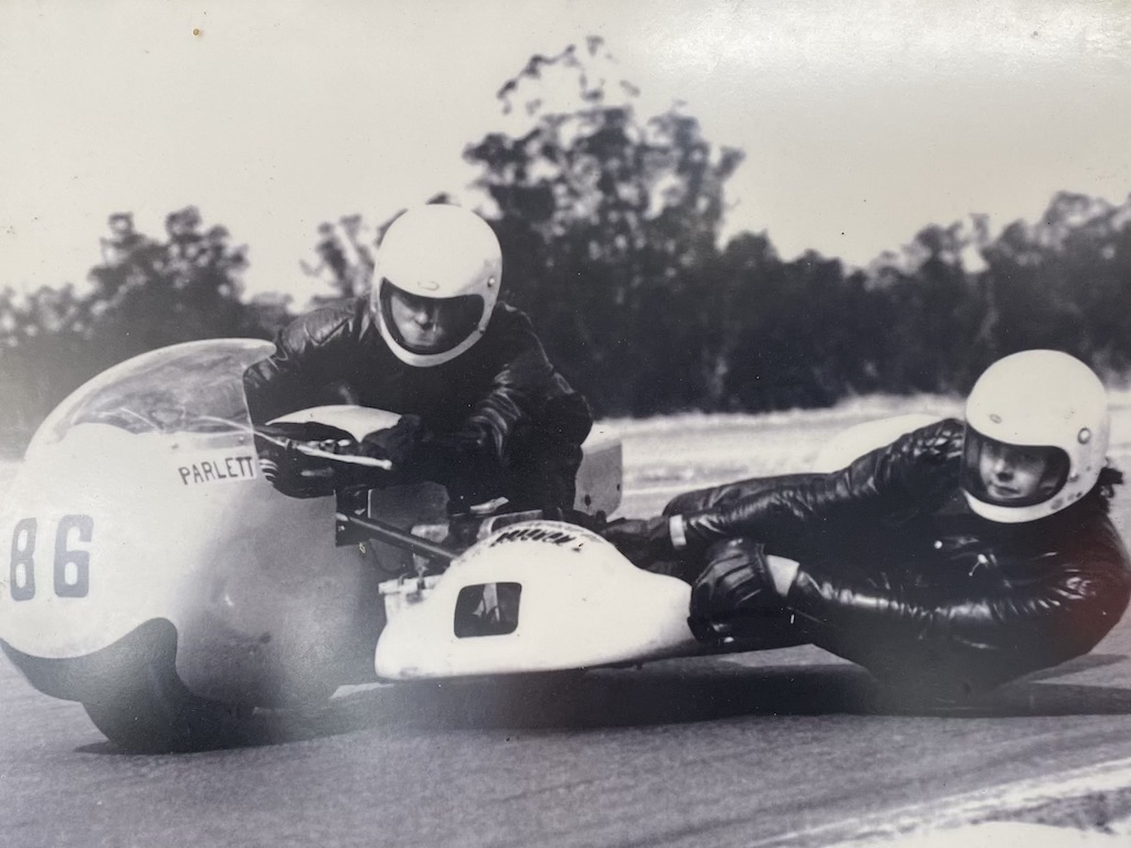In 1975 and ’76 Steve Parlett and his older brother Chris raced a sidecar on tarmac at Oran Park and Amaroo Park.